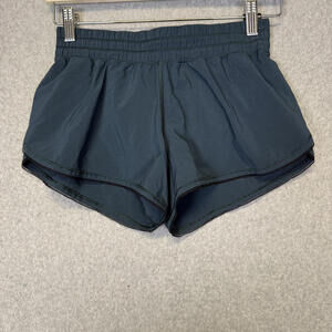 Lululemon Women's size 2 Seek The Heat Short II submarine shorts